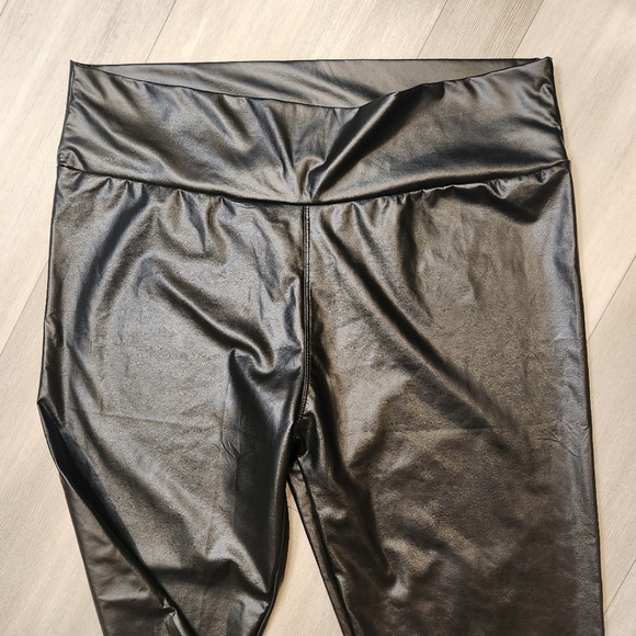 Black leggings 3XL vegan leather bikercore punk rock grunge goth plus size new - Picture 5 of 10
